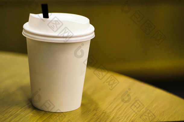 空白外卖纸咖啡杯大小孤立的白色背景包括剪裁路径现实的空白纸杯咖啡