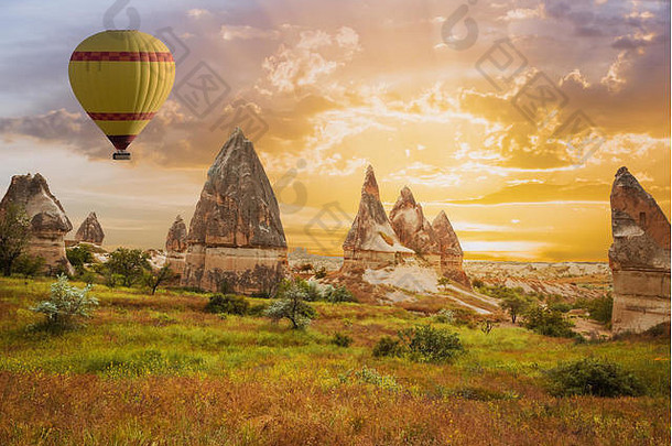 伟大的旅游吸引力卡帕多西亚气球飞行卡帕多西亚世界的地方飞热空气balloo