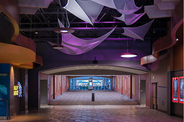 锡拉丘兹纽约11月景观视图命运美国购物中心室内灯