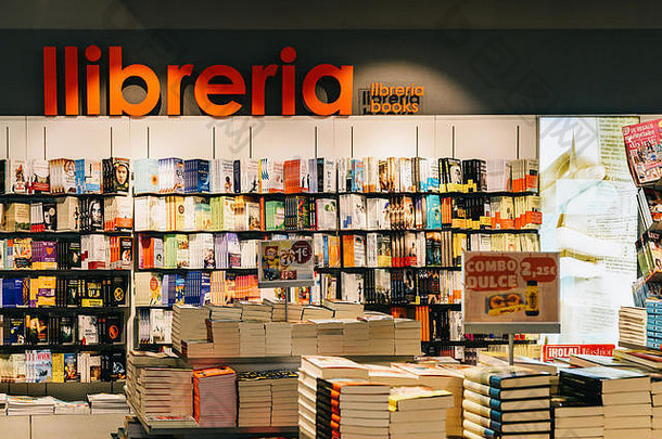巴塞罗那西班牙8月现代经典文学书出售图书馆书商店
