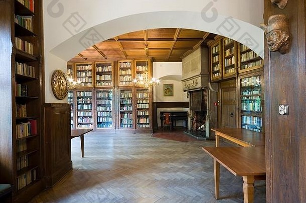 莱斯纳波兰7月室内图书馆装备秘密通道隐藏的书柜乔查<strong>城堡</strong>