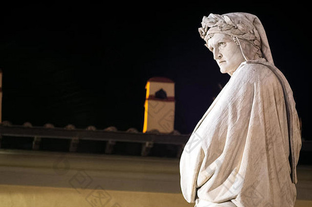 但丁alighieri雕像圣诞老人克罗齐广场弗洛伦斯晚上意大利