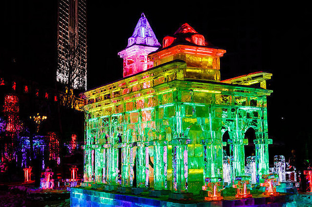 2月哈尔滨中国冰灯笼节日兆麟公园