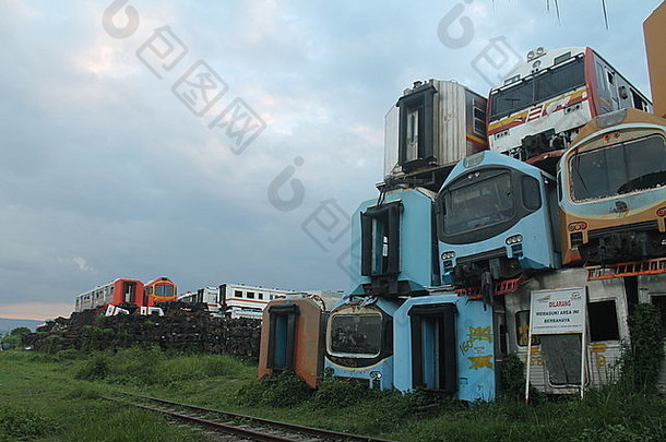 破碎的火车purwakarta站