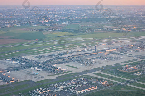 空中视图城市景观机场法国