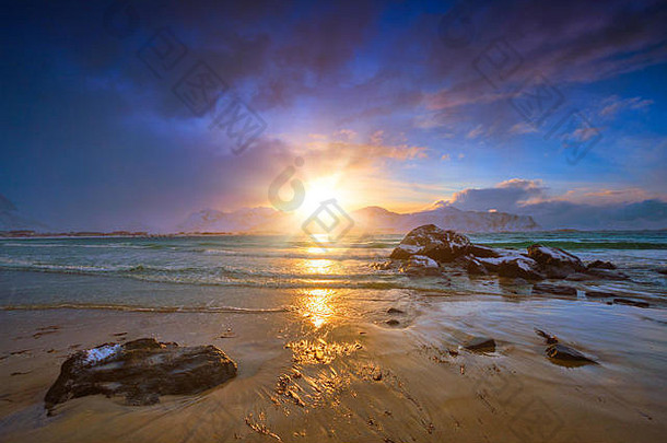 斯卡格桑登海滩日落罗弗敦群岛岛屿挪威
