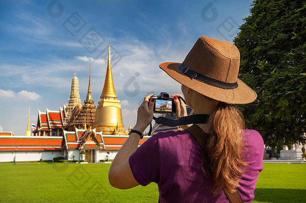 女人旅游他采取图片寺庙翡翠佛金佛塔曼谷