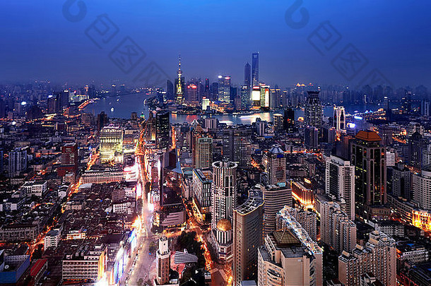 晚上视图上海天际线