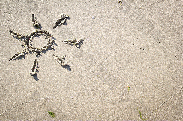 象征太阳画沙子