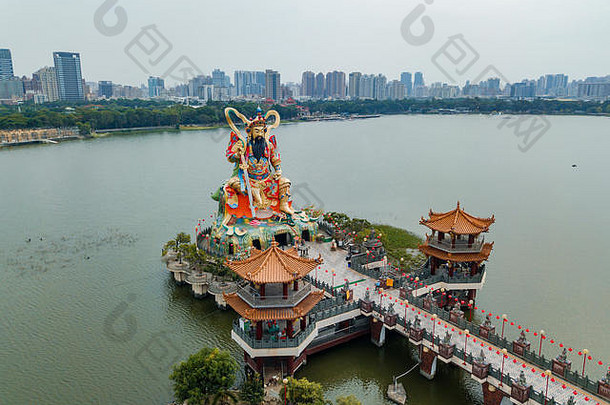 无人机空中照片莲花池塘寺庙文化风景高雄台湾