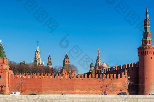 莫斯科克林姆林宫墙塔红色的广场