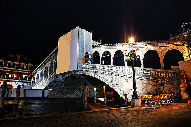 里亚尔托桥桥蓬特里亚尔托桥威尼斯意大利晚上