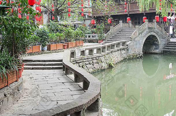 传统的石头中国人桥中国人灯笼jinli成都四川省中国