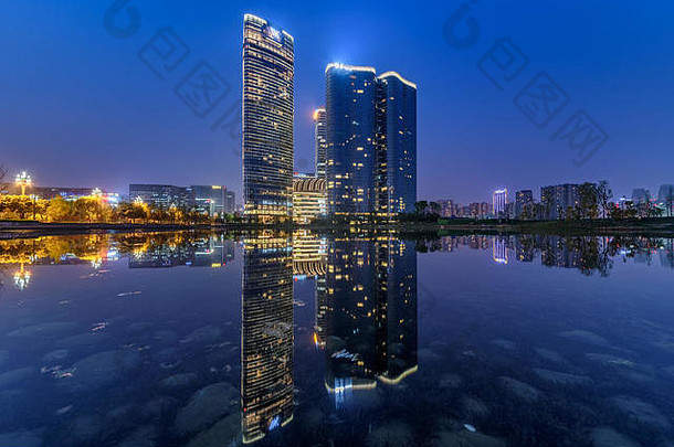 三月成都四川省中国摩天大楼成都yintai业务中心技术区成都城市中国晚上