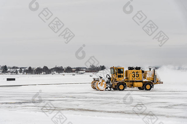 雪犁小区域机场冬天宾西法尼亚美国