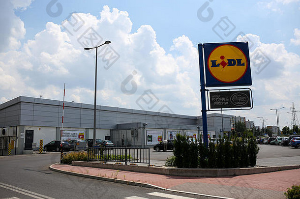 波兰琴斯托霍瓦6月外视图利德尔超市德国折扣链成立德国商人节食者施瓦兹