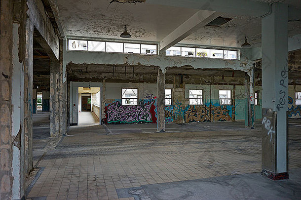 场景被遗弃的医院山甘比尔等待拆迁涂鸦