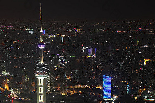 东方珍珠塔上海晚上