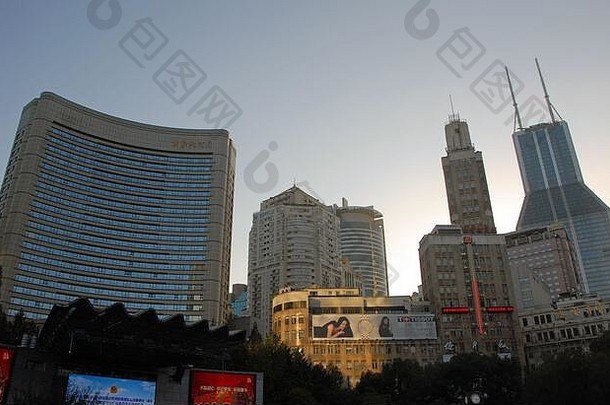 南京路上海中国南京路南京忙购物街上海部分南京路被称为世纪广场