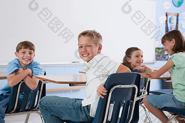美国伊利诺斯州迈特默拉学校孩子们微笑教室
