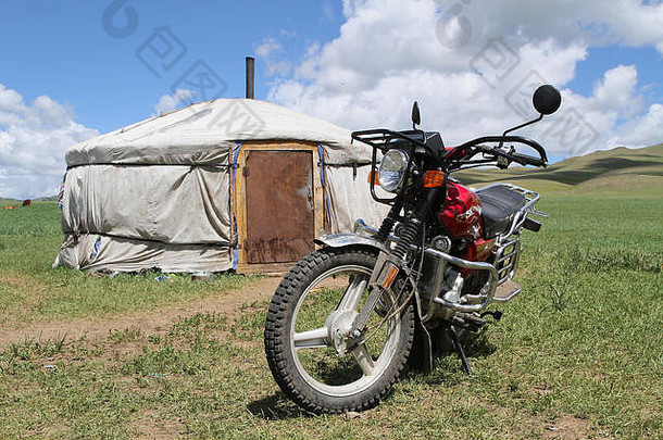 蝙蝠乌尔齐蒙古7月蒙古包摩托车草原一半蒙古人口游牧民族的生活