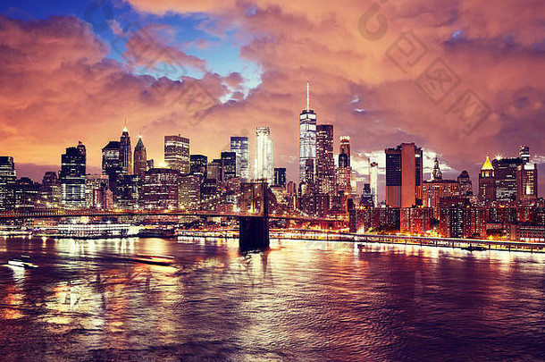 布鲁克林桥曼哈顿晚上颜色健美的图片纽约城市美国