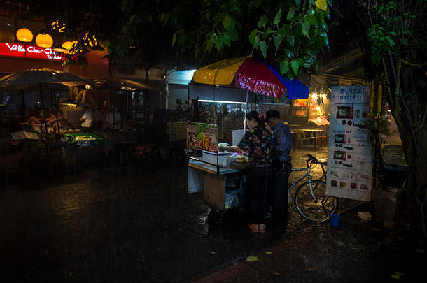 rambuttri路著名的考县三路曼谷雨季节
