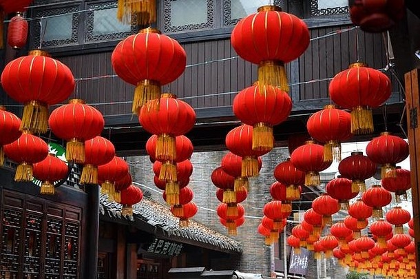 红色的传统的中国人灯笼美丽小<strong>镇</strong>成都四川中国