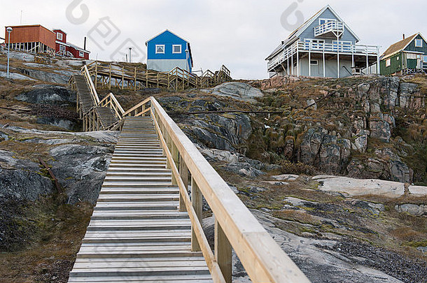 一般街视图伊卢利萨特格陵兰岛蓝色的房子楼梯
