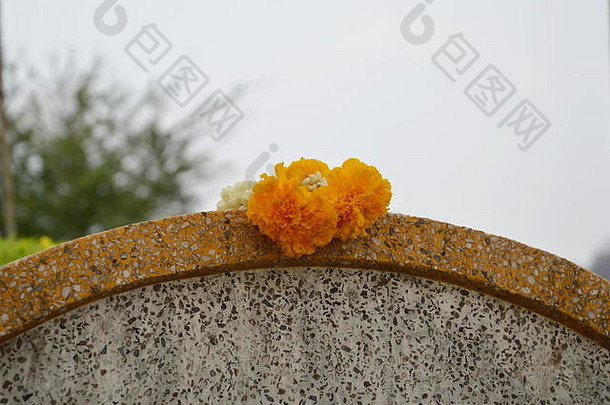 加兰中国人墓碑上清明节节日