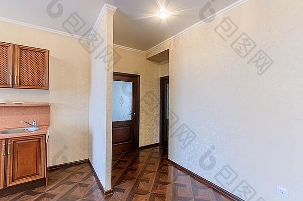 俄罗斯鄂木斯克10月室内房间公寓标准修复装饰旅馆