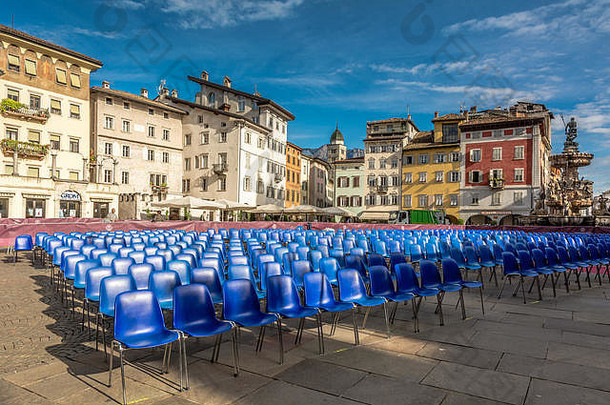 主要广场城市Trento广场大教堂椅子毕业仪式大学Trento意大利欧洲