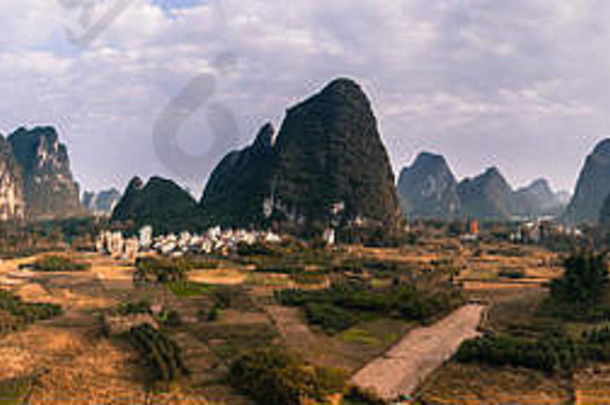 全景图像桂林圆锥形的帽子yangshuo广西中国