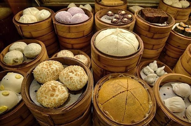 森林总和风格中国人厨房广东话准备小小块的部分食物服务小轮船篮子
