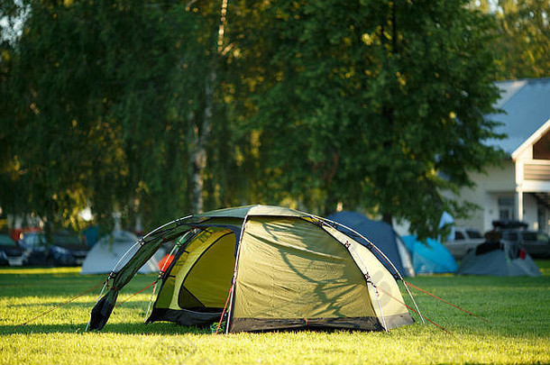 绿色帐篷旅游营