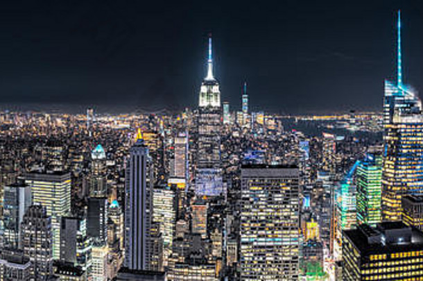 空中视图纽约城市晚上