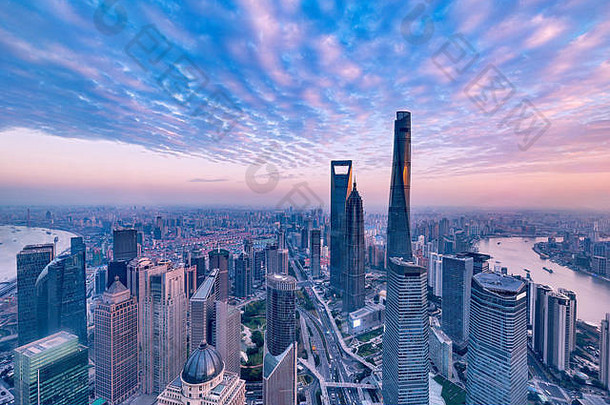 空中视图上海城市中心日落时间