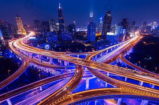 空中视图高速公路天桥晚上上海中国