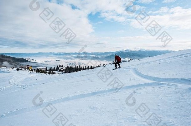 滑雪骑坡白色雪冬季