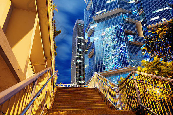 在香港香港晚上城市的现代高层