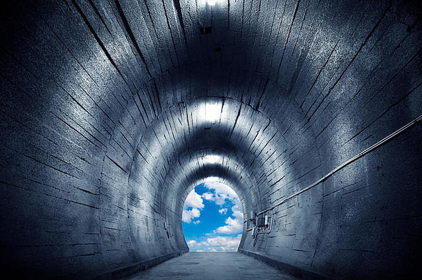 隧道天空夸张的表达式