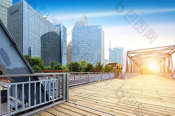 上海中国摩天大楼铁桥