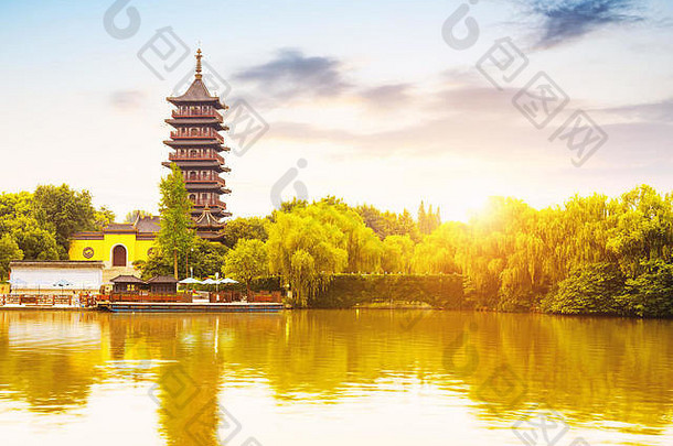 中国嘉兴风景宝塔南湖