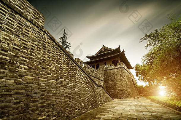 古老的城市建筑城市墙路绍兴浙江中国