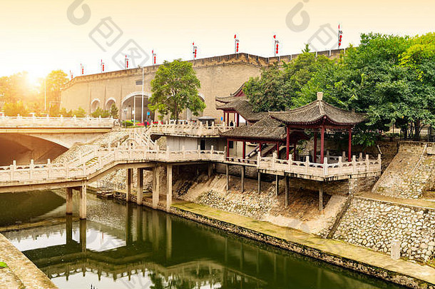 西安古老的城市墙护城河中国陕西