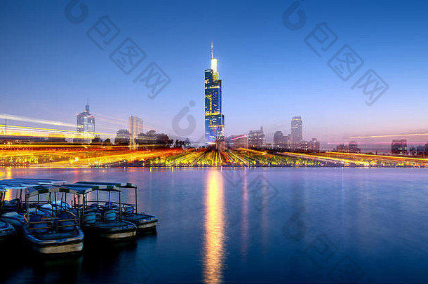 南京玄武湖金融区建筑景观晚上