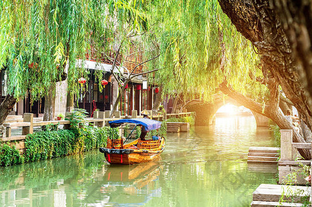 周庄中国著名的水小镇苏州区域古老的城镇南长江河