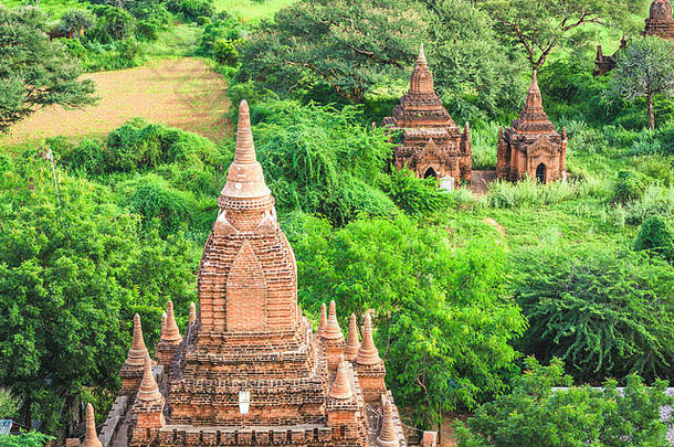 蒲甘缅甸古老的寺庙废墟景观考古区黄昏