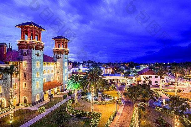 奥古斯汀佛罗里达美国城镇的风景城堡院子里