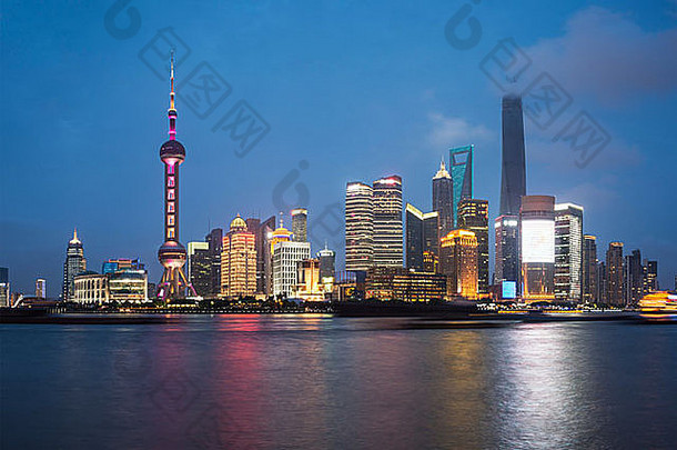 上海中国天际线黄埔河